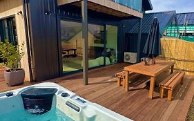 Remarkable View With Hot Tub