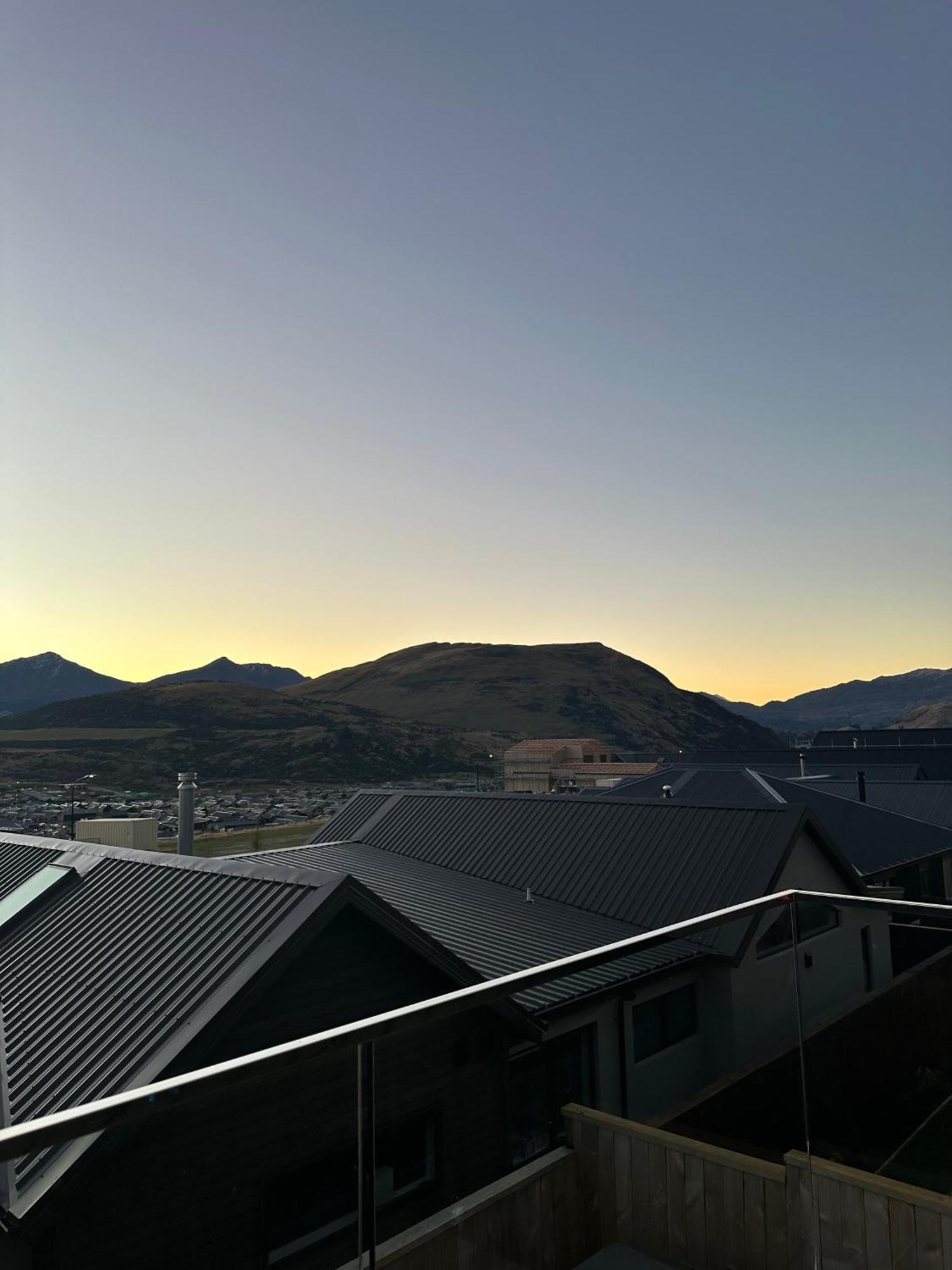 Remarkable View With Hot Tub Frankton Exterior photo