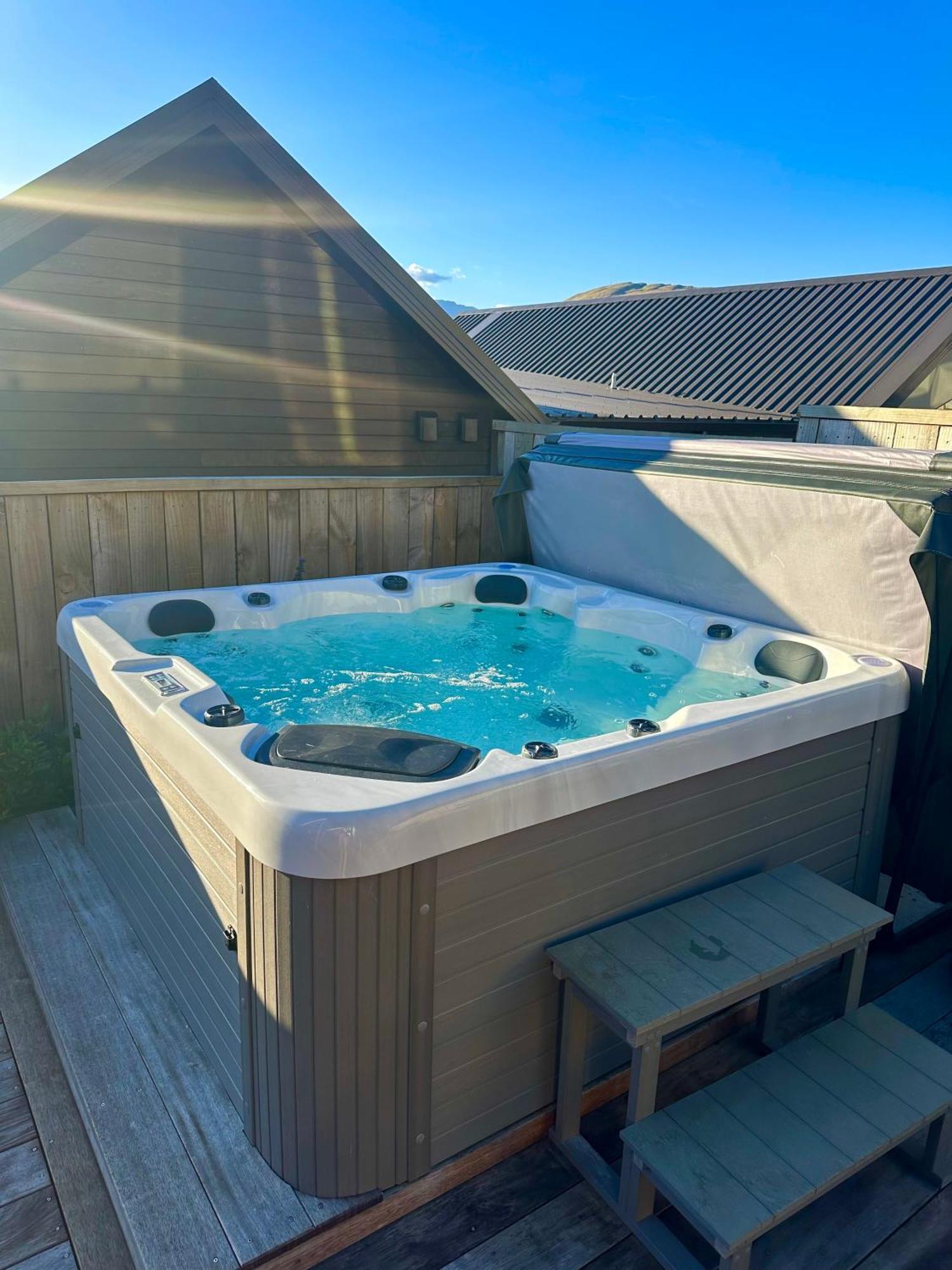Remarkable View With Hot Tub Frankton Exterior photo